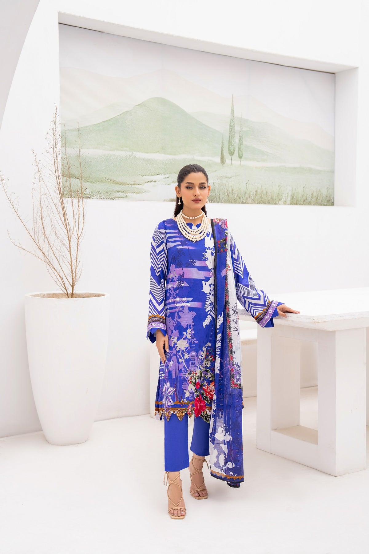 Gull-e-Noor MFDS-D4-GN-3P-04 Slub Lawn Three Piece