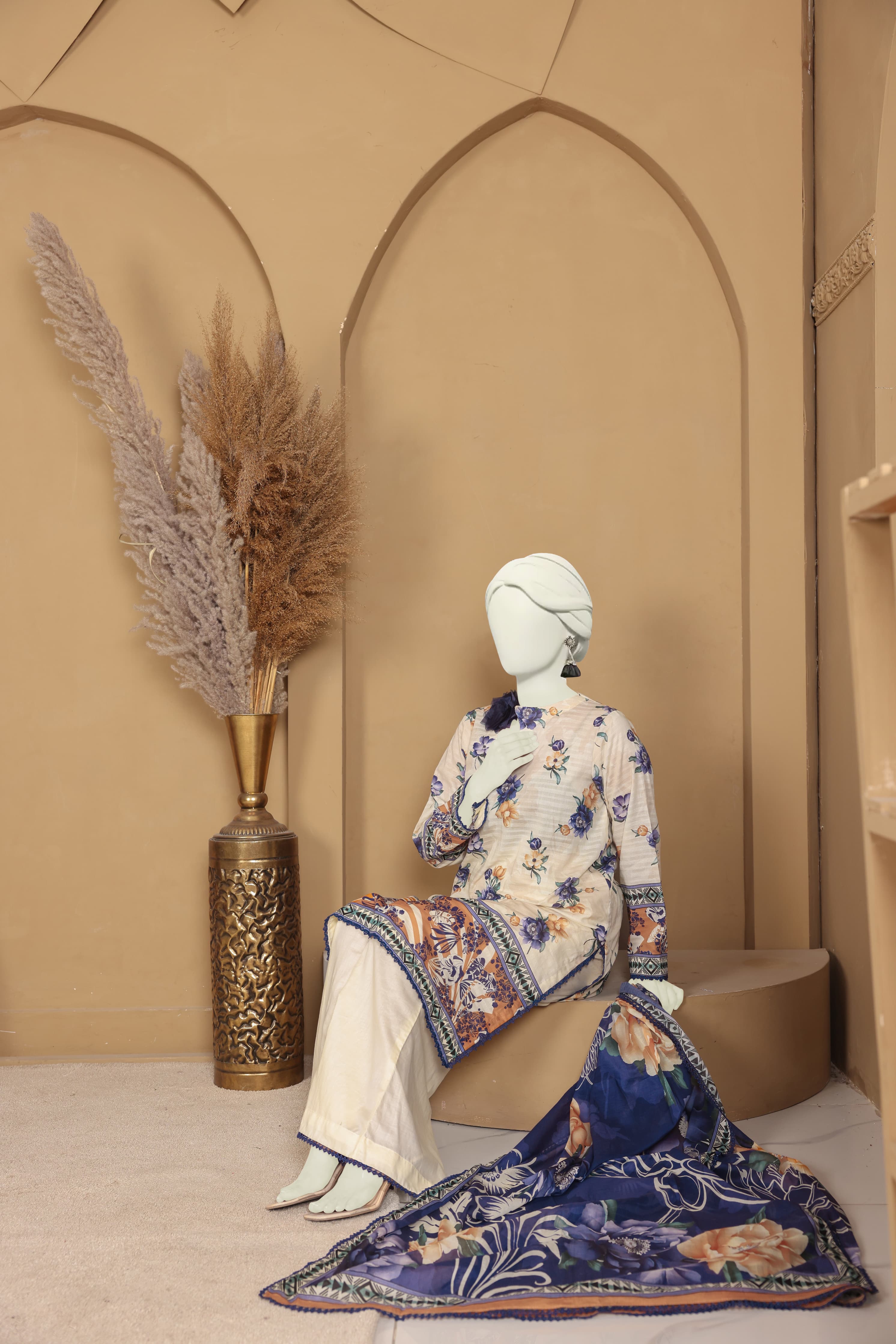 Imsha Doria Lawn 3 Piece D-07 by Murashe featuring digital printed slub lawn shirt, lawn voil dupatta and cotton trousers